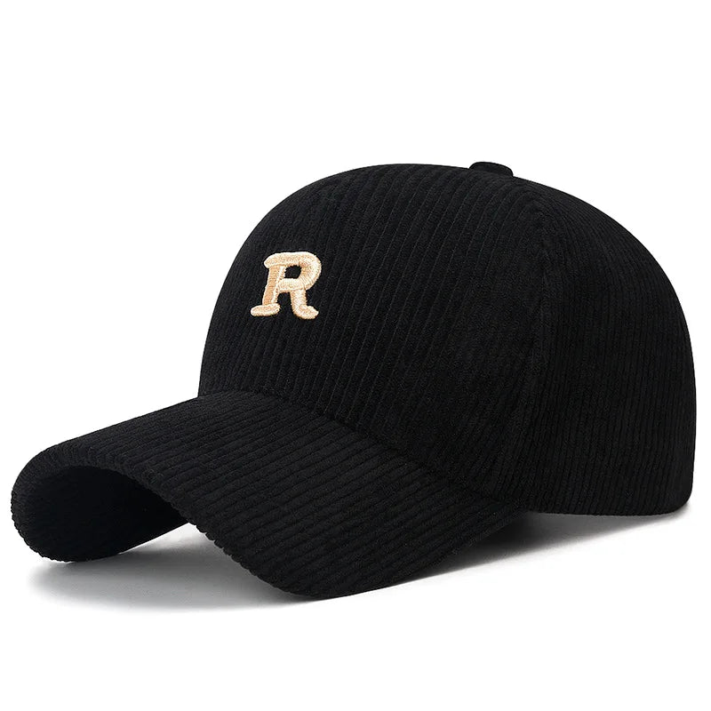 Fløyels Caps med "R" Broderi