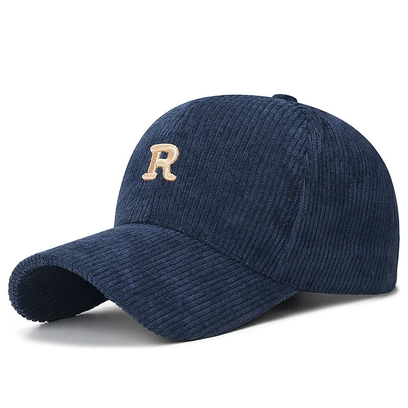 Fløyels Caps med "R" Broderi
