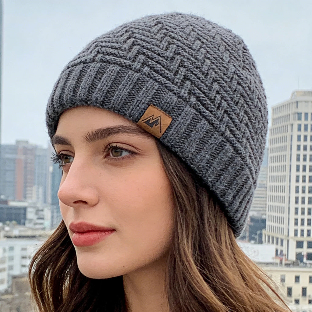 "Peak" Plysjfôret Sportslue